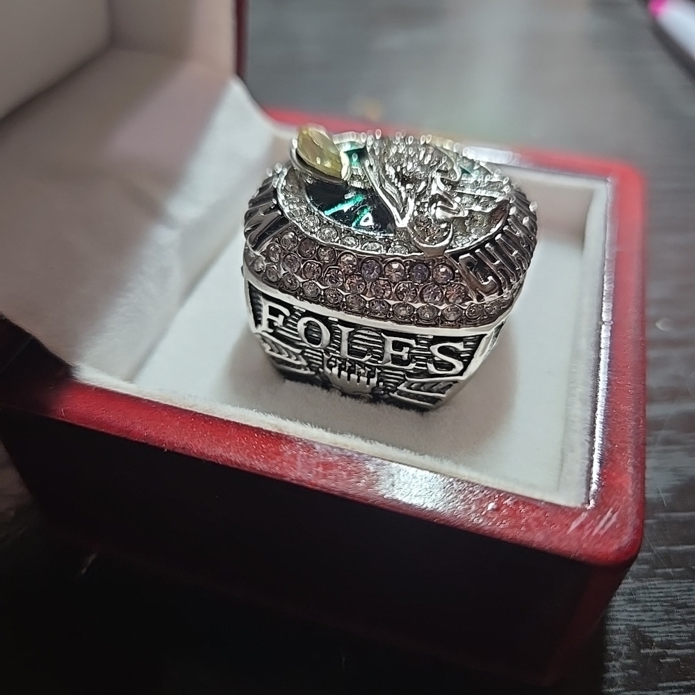 Eagles Championship ring rep. - Picture 9 of 16